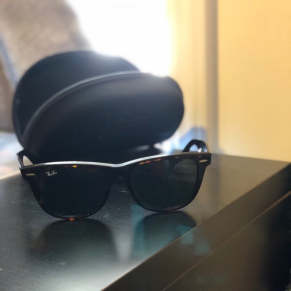 Sold on ♏️ercari Rayban Wayfarer Sunglasses - Picture 2 of 6